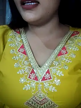 Snapshot of cutepragya2 chatting on 10/11/25, 10:25 cutepragya2 online show from 10/11/25, 10:25