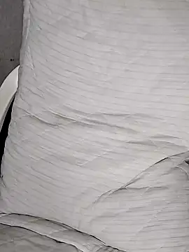 fofinhaa12 online show from 02/11/25, 01:52