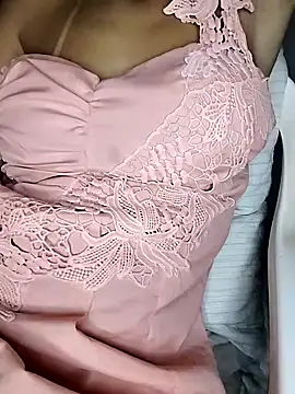 fofinhaa12 online show from 02/13/25, 04:28