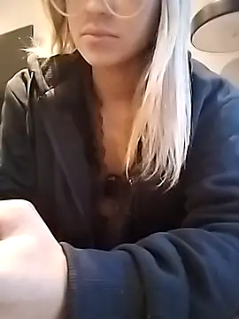 fofinhaa12 online show from 09/15/25, 06:19