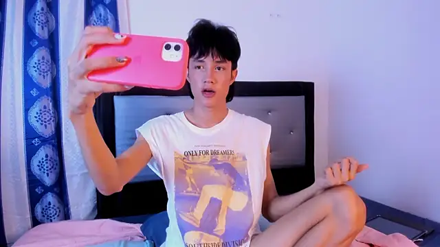 Snapshot of Johhan__Lee chatting on 01/15/25, 01:34 Johhan Lee online show from 01/15/25, 01:34