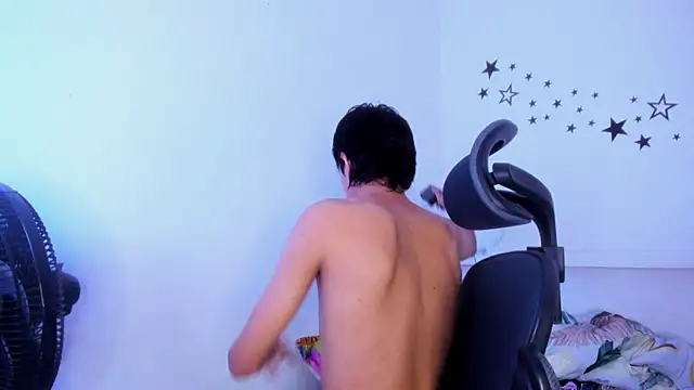 Snapshot of Johhan__Lee chatting on 12/05/25, 08:49 Johhan Lee online show from 12/05/25, 08:49