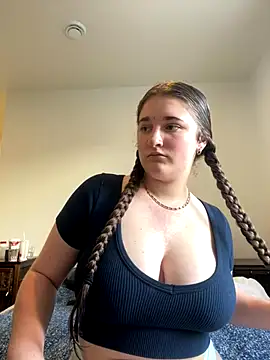 Snapshot of MarcusAndMarissa4ev chatting on 12/04/24, 05:22 MarcusAndMarissa4ev online show from 12/04/24, 05:22