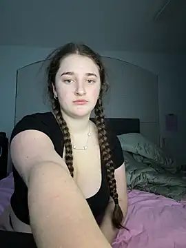 Snapshot of MarcusAndMarissa4ev chatting on 01/17/25, 08:02 MarcusAndMarissa4ev online show from 01/17/25, 08:02