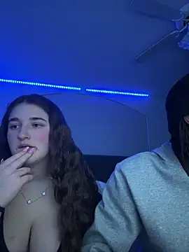 Snapshot of MarcusAndMarissa4ev chatting on 02/08/25, 06:43 MarcusAndMarissa4ev online show from 02/08/25, 06:43