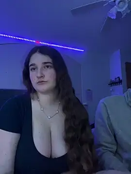 Snapshot of MarcusAndMarissa4ev chatting on 03/07/25, 05:40 MarcusAndMarissa4ev online show from 03/07/25, 05:40