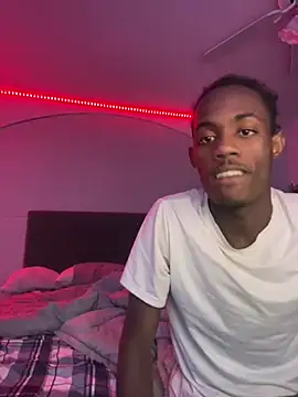 Snapshot of MarcusAndMarissa4ev chatting on 03/17/25, 07:24 MarcusAndMarissa4ev online show from 03/17/25, 07:24