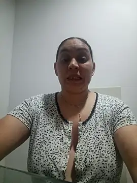 Snapshot of MirandaSoto chatting on 03/29/26, 04:34 MirandaSoto online show from 03/29/26, 04:34
