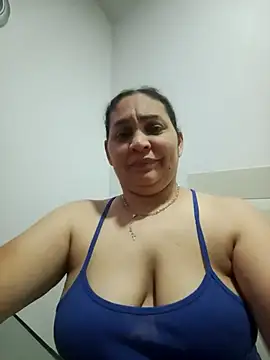 Snapshot of MirandaSoto chatting on 03/31/26, 03:41 MirandaSoto online show from 03/31/26, 03:41