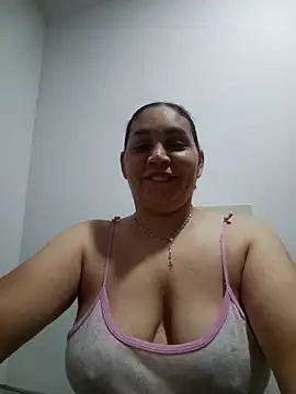 Snapshot of MirandaSoto chatting on 04/12/26, 05:12 MirandaSoto online show from 04/12/26, 05:12