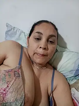 Snapshot of MirandaSoto chatting on 04/18/26, 12:36 MirandaSoto online show from 04/18/26, 12:36