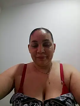 Snapshot of MirandaSoto chatting on 05/06/26, 03:57 MirandaSoto online show from 05/06/26, 03:57