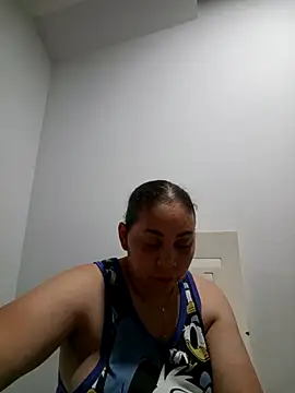 Snapshot of MirandaSoto chatting on 05/11/26, 04:29 MirandaSoto online show from 05/11/26, 04:29