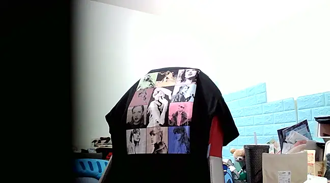 Snapshot of thisisbook_223 chatting on 02/13/25, 06:48 thisisbook 223 online show from 02/13/25, 06:48