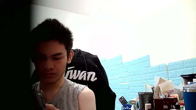 Snapshot of thisisbook_223 chatting on 10/28/25, 07:01 thisisbook 223 online show from 10/28/25, 07:01