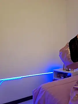 VictoriaEvaans  online show from 12/02/25, 09:54