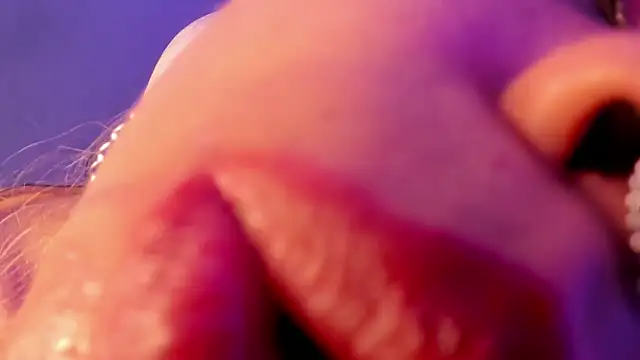 delilah fix online show from 09/20/25, 07:59