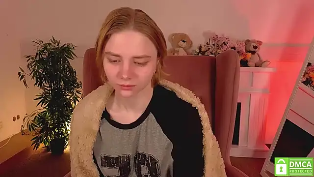 Snapshot of MirraBellanta chatting on 03/25/26, 11:33 MirraBellanta online show from 03/25/26, 11:33