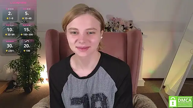 Snapshot of MirraBellanta chatting on 05/17/26, 12:30 MirraBellanta online show from 05/17/26, 12:30
