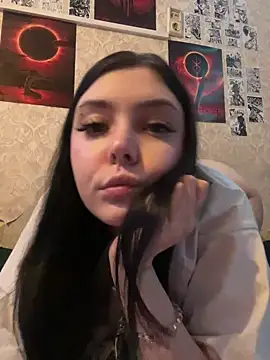 Snapshot of Pepe-pupu chatting on 12/15/24, 05:20 Pepe-pupu online show from 12/15/24, 05:20