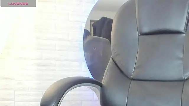 nicole  parker1 online show from 02/05/25, 01:00