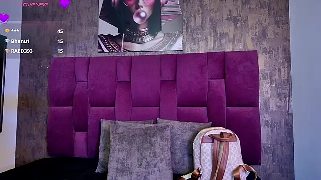 nicole  parker1 online show from 10/19/25, 08:59