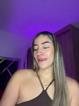 Snapshot of Issabela_G1 chatting on 12/19/24, 02:23 Issabela G1 online show from 12/19/24, 02:23