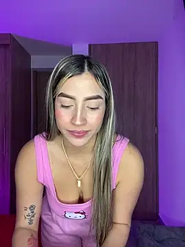 Snapshot of Issabela_G1 chatting on 12/23/24, 04:55 Issabela G1 online show from 12/23/24, 04:55