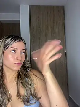 Snapshot of Issabela_G1 chatting on 02/26/25, 12:05 Issabela G1 online show from 02/26/25, 12:05