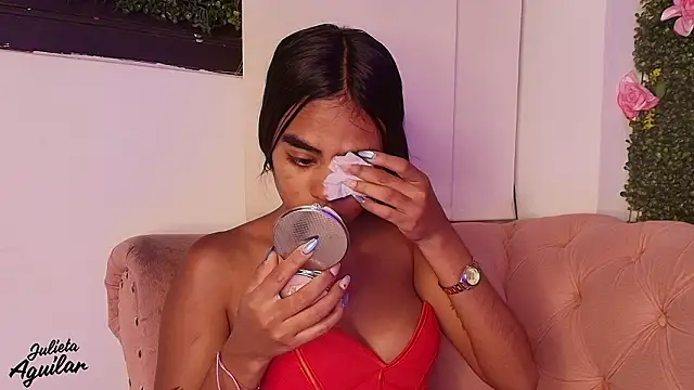 Snapshot of julieta_aguilar1 chatting on 03/15/26, 06:58 julieta aguilar1 online show from 03/15/26, 06:58