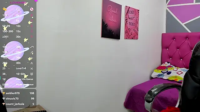 Snapshot of Helen_russo chatting on 02/23/25, 08:55 Helen russo online show from 02/23/25, 08:55