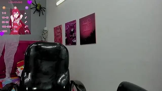 Snapshot of Helen_russo chatting on 10/24/25, 06:04 Helen russo online show from 10/24/25, 06:04