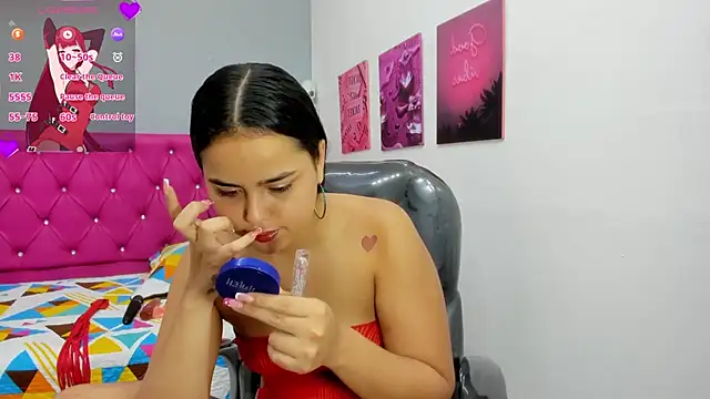 Snapshot of Helen_russo chatting on 11/07/25, 05:57 Helen russo online show from 11/07/25, 05:57