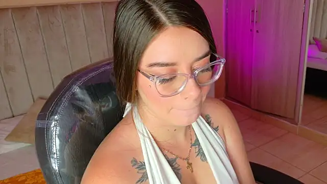 Charlotte Olsen  online show from 06/10/26, 08:52