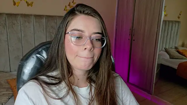 Charlotte Olsen  online show from 06/13/26, 07:34