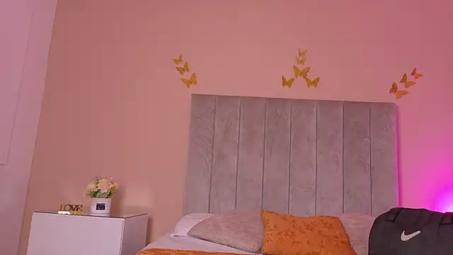 Charlotte Olsen  online show from 06/25/26, 07:51
