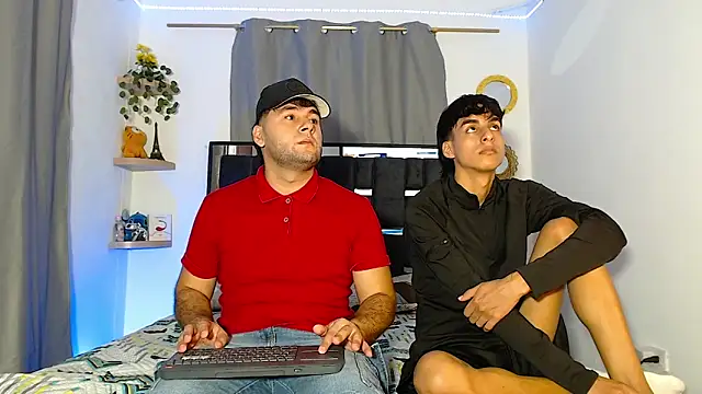 Snapshot of Valerio_22 chatting on 03/11/26, 08:37 Valerio 22 online show from 03/11/26, 08:37