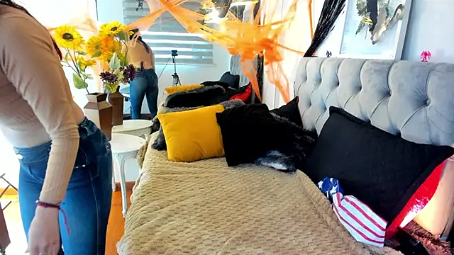 Nami sunny online show from 10/24/25, 08:27