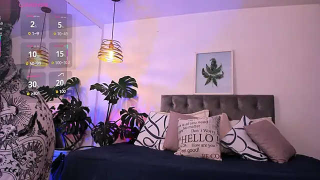 Nami sunny online show from 11/08/25, 02:12