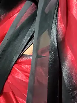 Snapshot of Lily_Baby_ chatting on 11/23/25, 04:34 Lily Baby online show from 11/23/25, 04:34