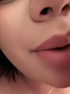 Snapshot of Aryrosee chatting on 01/26/25, 01:31 Aryrosee online show from 01/26/25, 01:31