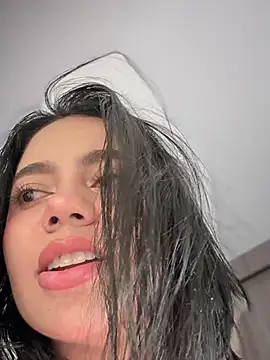 Snapshot of Aryrosee chatting on 03/21/25, 05:00 Aryrosee online show from 03/21/25, 05:00