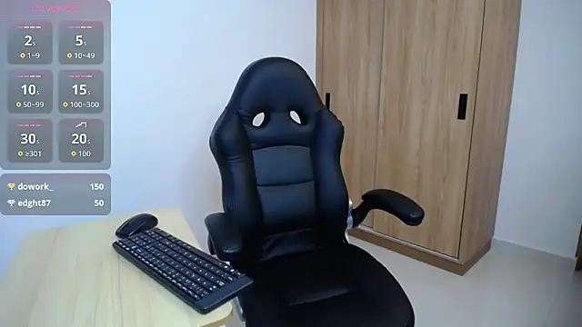 karoll marquez online show from 12/05/25, 04:21