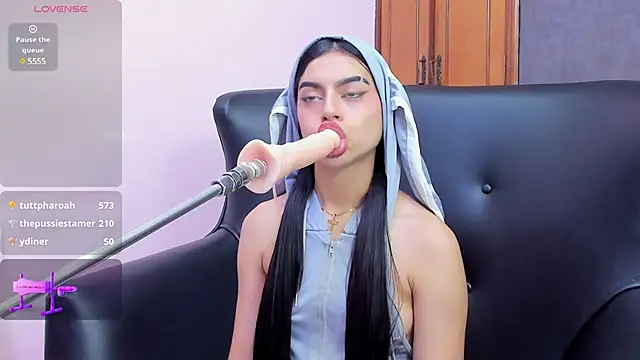 isabella santos1 online show from 02/20/25, 12:04