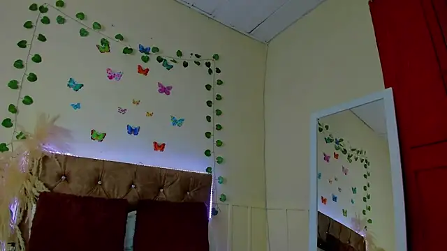 Snapshot of emagarcia chatting on 10/13/25, 11:21 emagarcia online show from 10/13/25, 11:21