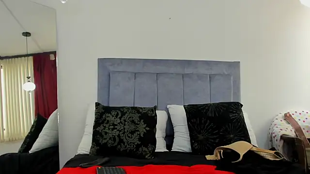 emagarcia online show from 06/19/26, 02:21
