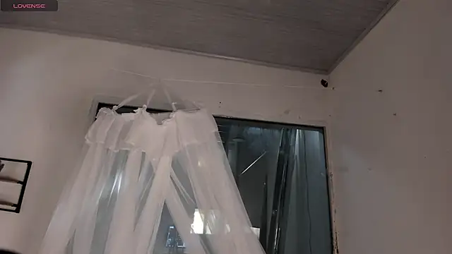 cutiepeach online show from 10/03/25, 08:17