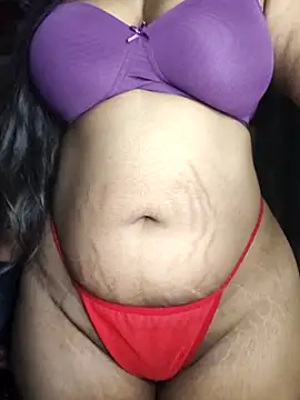 Snapshot of susmithasushi81 chatting on 03/12/26, 04:02 susmithasushi81 online show from 03/12/26, 04:02