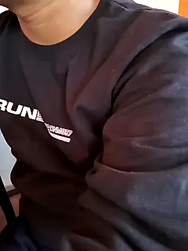 Snapshot of manoj_master chatting on 12/04/25, 07:39 manoj master online show from 12/04/25, 07:39