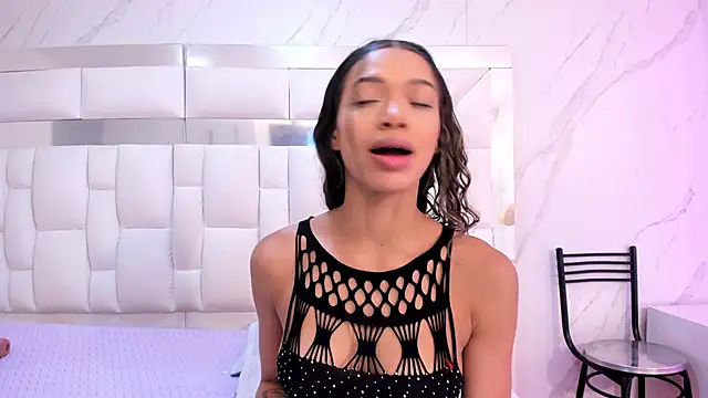 BritneyCollins online show from 11/13/25, 12:15